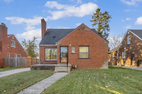 17377 Dresden Street, Detroit, MI 48205