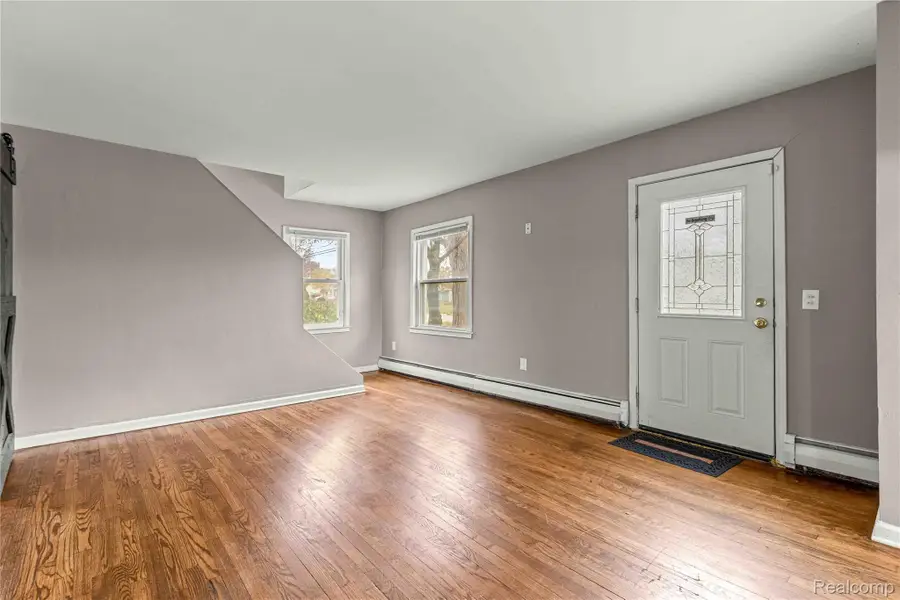 24196 Eureka Avenue, Warren, MI 48091 - Image #3