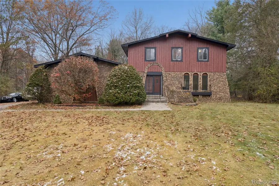 6570 Perryville Road, Holly, MI 48442 - Image #3