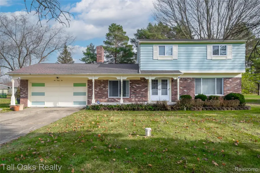 1042 Arapaho Drive, Burton, MI 48509 - Image #2