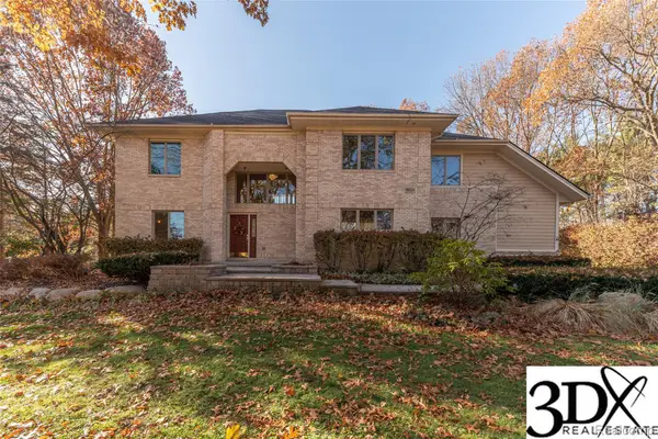 9825 Finnegan Drive, Brighton, MI 48116