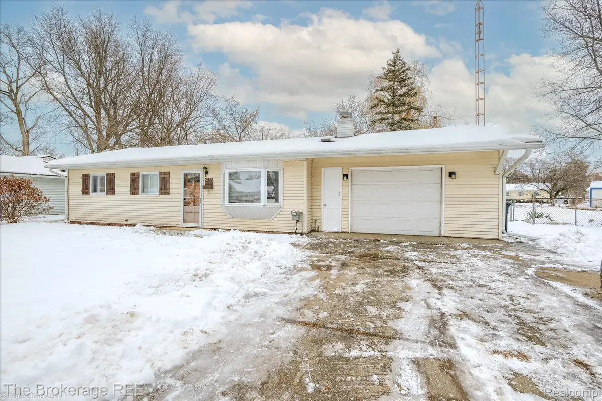 6155 Westdale Drive, Grand Blanc Charter Township, MI 48439 - Image #1