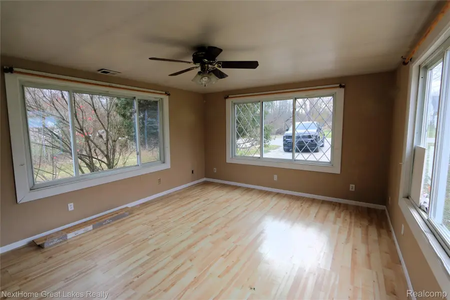 6259 Mercury Avenue, Burton, MI 48509 - Image #2