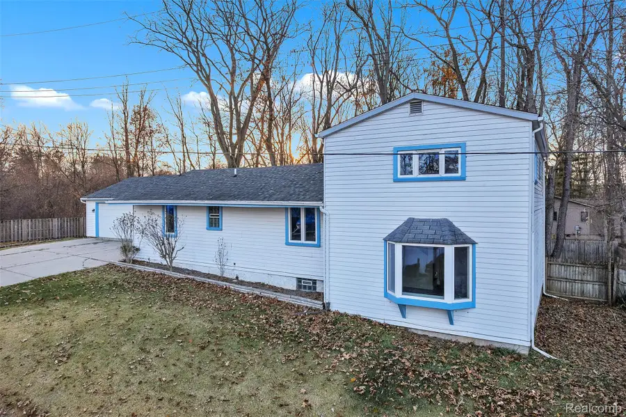 8165 Leonard Drive, Holly, MI 48442 - Image #3