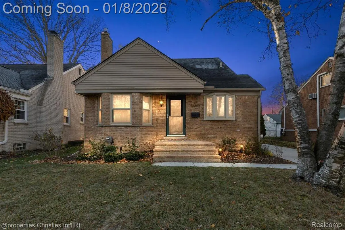 13365 Winchester Avenue, Huntington Woods, MI 48070 - Image #1