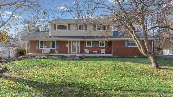 6335 Thorneycroft Drive, ShelbyTwp, MI 48316