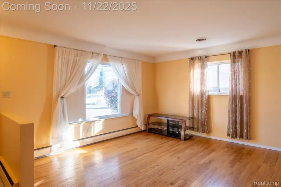 31029 Wellston Drive, Warren, MI 48093 - Image #2