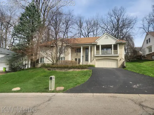 3086 Bloomfield Park Drive, WestBloomfield, MI 48323
