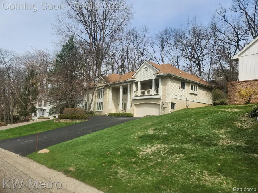 3086 Bloomfield Park Drive, West Bloomfield, MI 48323 - #3
