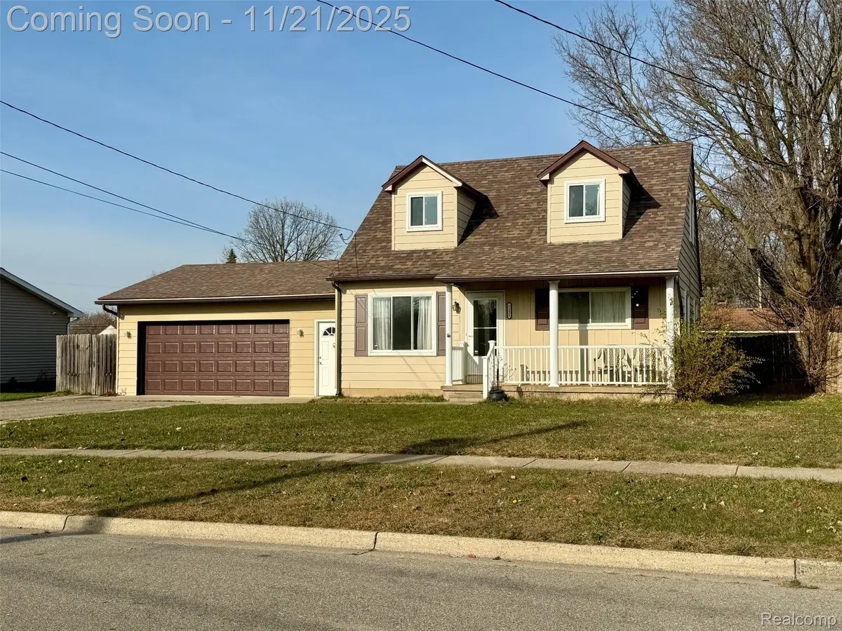 2221 Mclaren Street, Burton, MI 48529 - Image #1