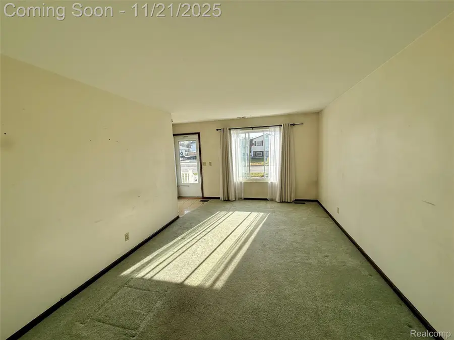 2221 Mclaren Street, Burton, MI 48529 - Image #3