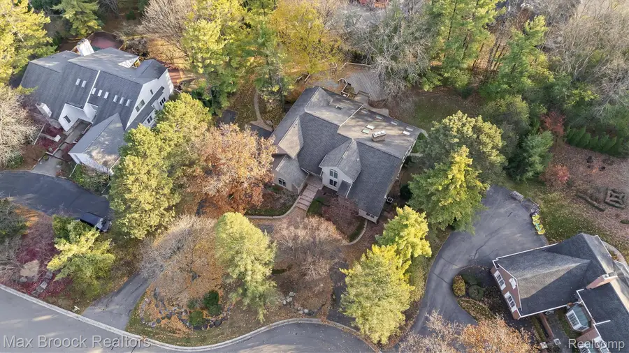 363 Sycamore Court, Bloomfield, MI 48302 - Image #2