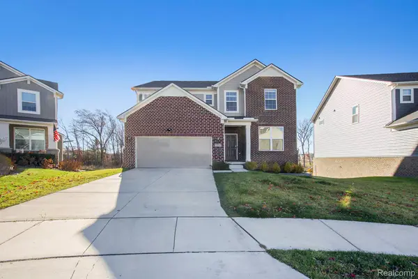 58543 Navarra Drive, SouthLyon, MI 48178
