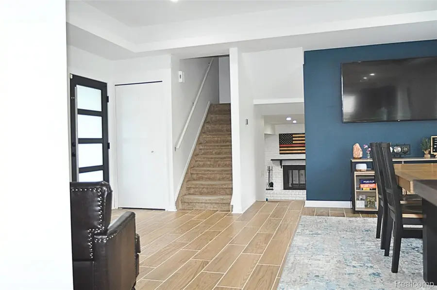 41416 Justin Drive Drive, Clinton Charter Township, MI 48038 - Image #2