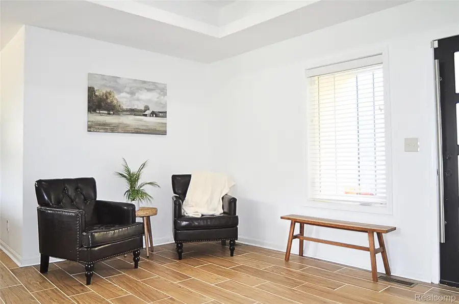 41416 Justin Drive Drive, Clinton Charter Township, MI 48038 - Image #3