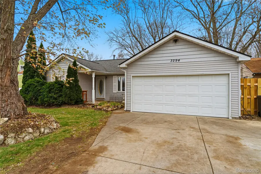 3294 Comer Drive, Flint, MI 48506 - Image #2
