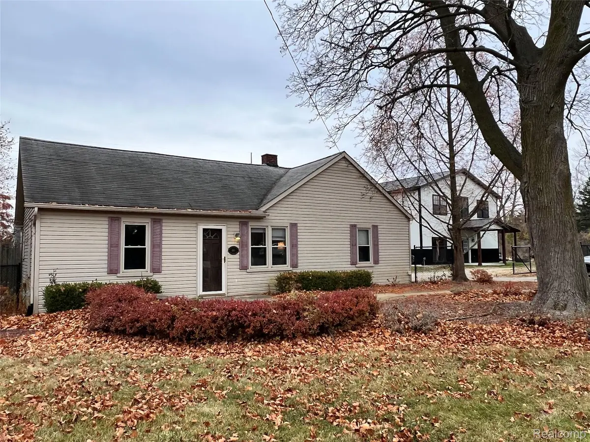 496 E Avon Road, Rochester Hills, MI 48307 - Image #1