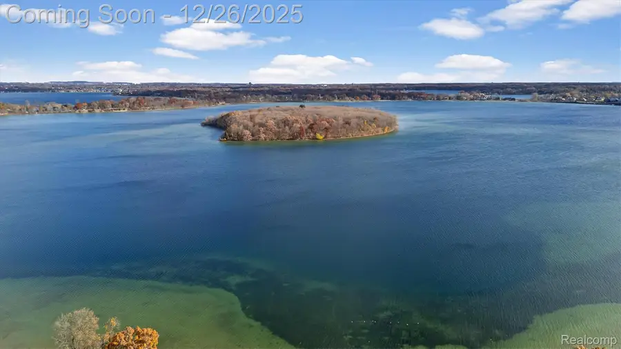 3317 W Shore Drive, Orchard Lake Village, MI 48324 - #2
