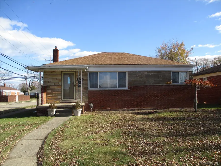 26726 Larchmont Street, Saint Clair Shores, MI 48081 - Image #2