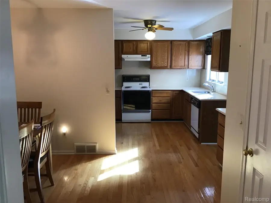 18812 Linden Drive, Clinton Township, MI 48036 - Image #3