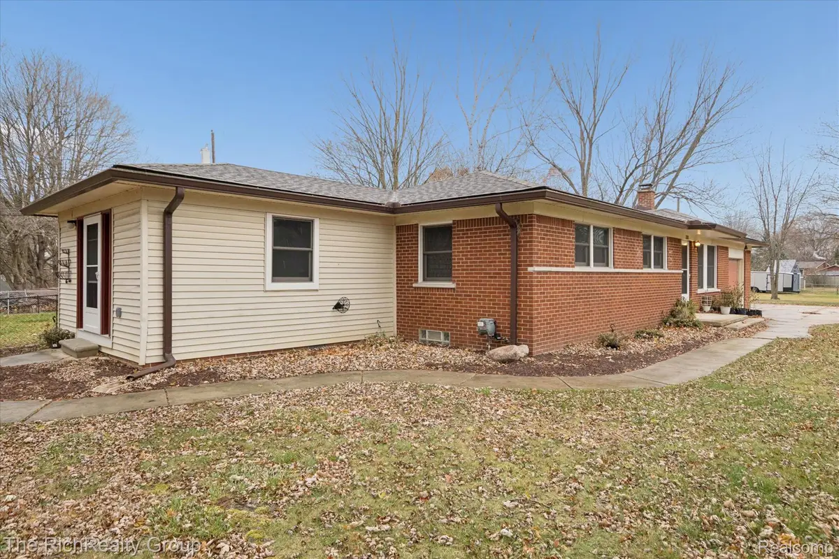 10110 Pheasant Lake Road, South Lyon, MI 48178 - Image #1