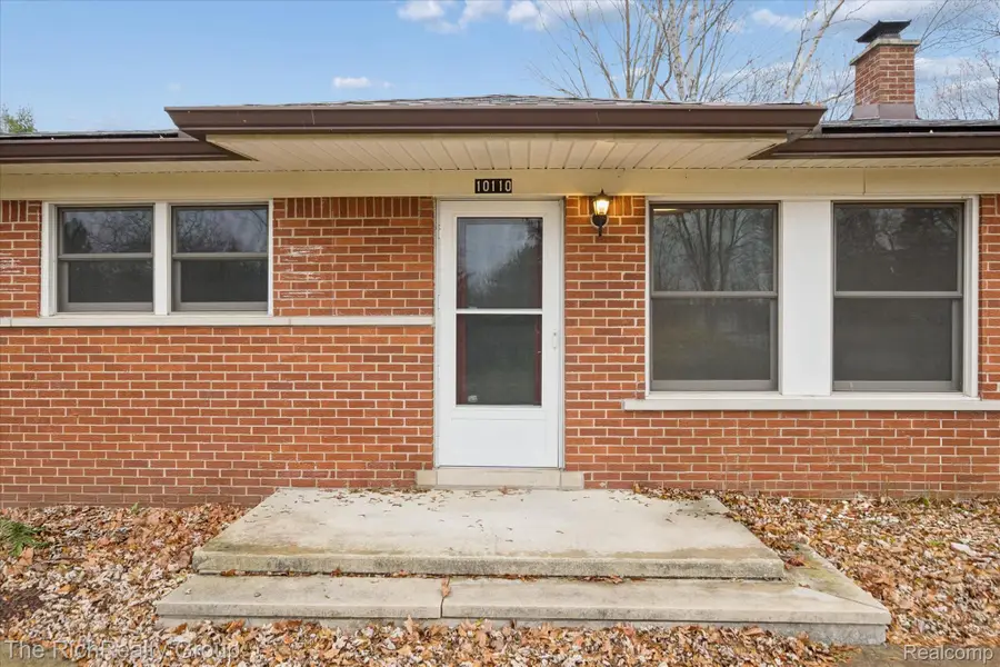 10110 Pheasant Lake Road, South Lyon, MI 48178 - Image #3