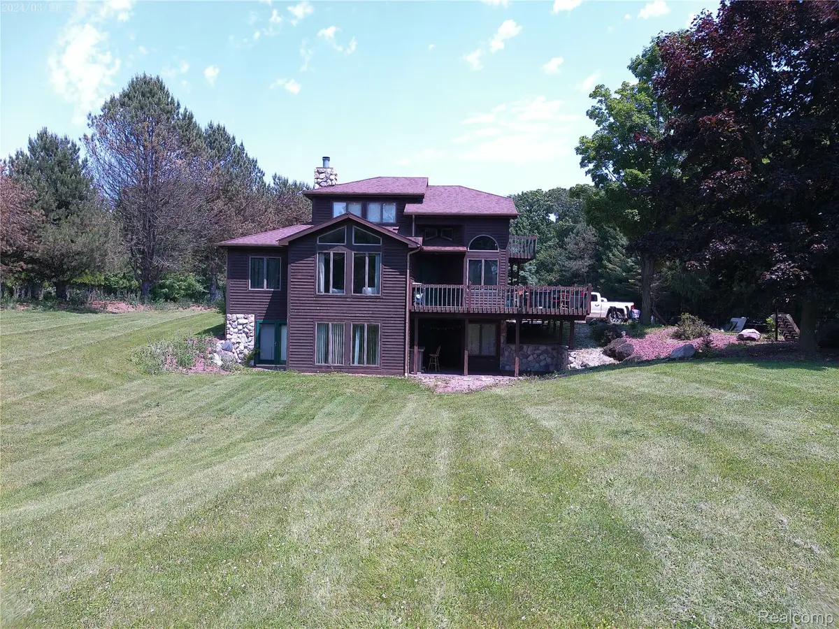 6140 Mcguire Road, Fenton, MI 48430 - Image #1