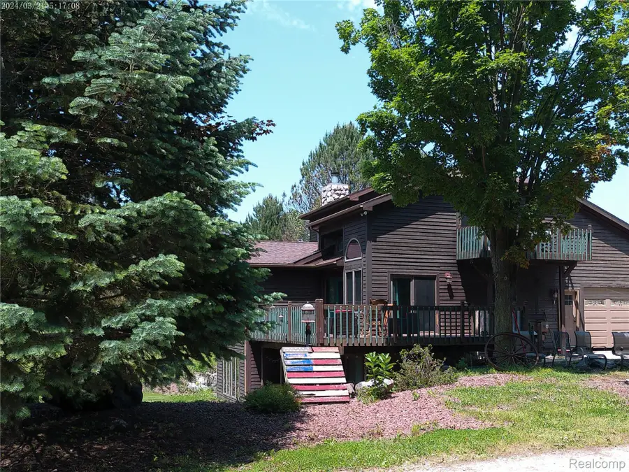 6140 Mcguire Road, Fenton, MI 48430 - Image #3