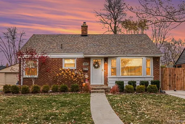 2112 Ellwood Avenue E, Berkley, MI 48072