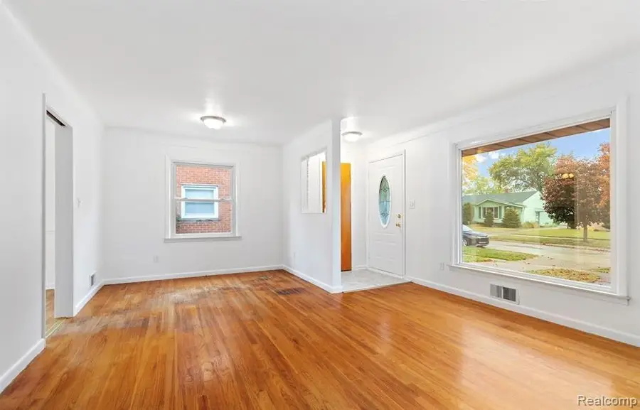 6690 Deering Street, Garden City, MI 48135 - Image #2