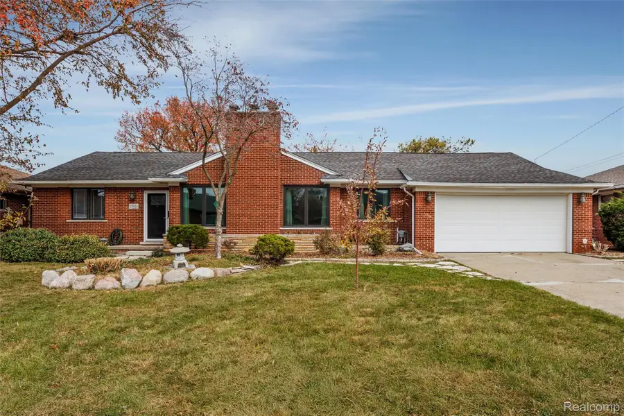 22429 Lakecrest Street, Saint Clair Shores, MI 48081 - Image #3