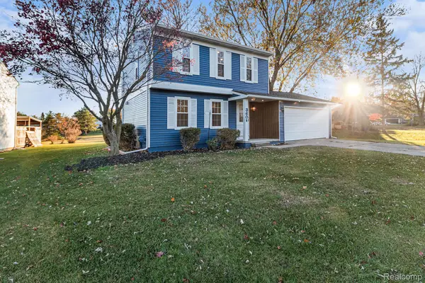 3601 Loon Lake Road, Wixom, MI 48393