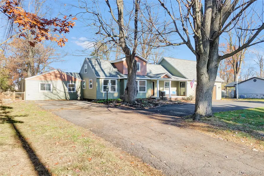 34682 Beacon Street, Livonia, MI 48150 - Image #2