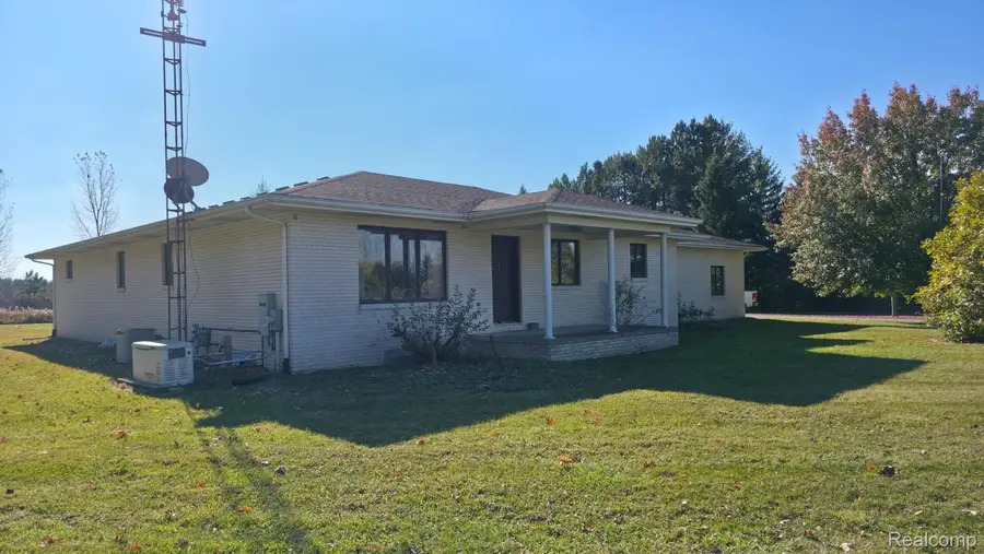 3854 Castle Road, North Branch Township, MI 48461 - Image #2