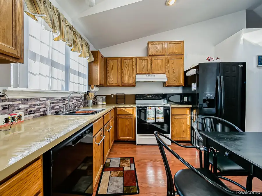 7594 Bay Tree Drive, Ypsilanti, MI 48197 - Image #2