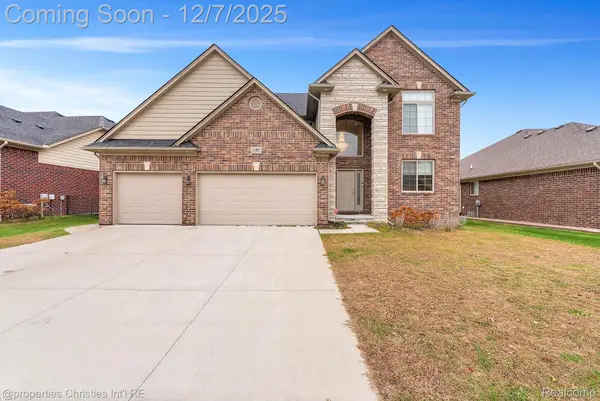 21852 Rio Grande Drive, Macomb, MI 48044