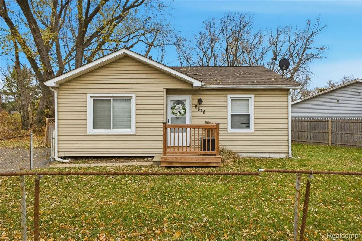 2878 N Williams Lake Road, Waterford, MI 48329 - #1