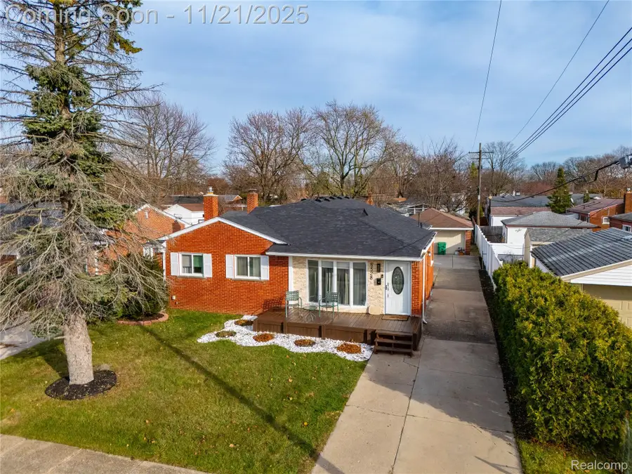 6528 Sterling Court, Garden City, MI 48135 - Image #3