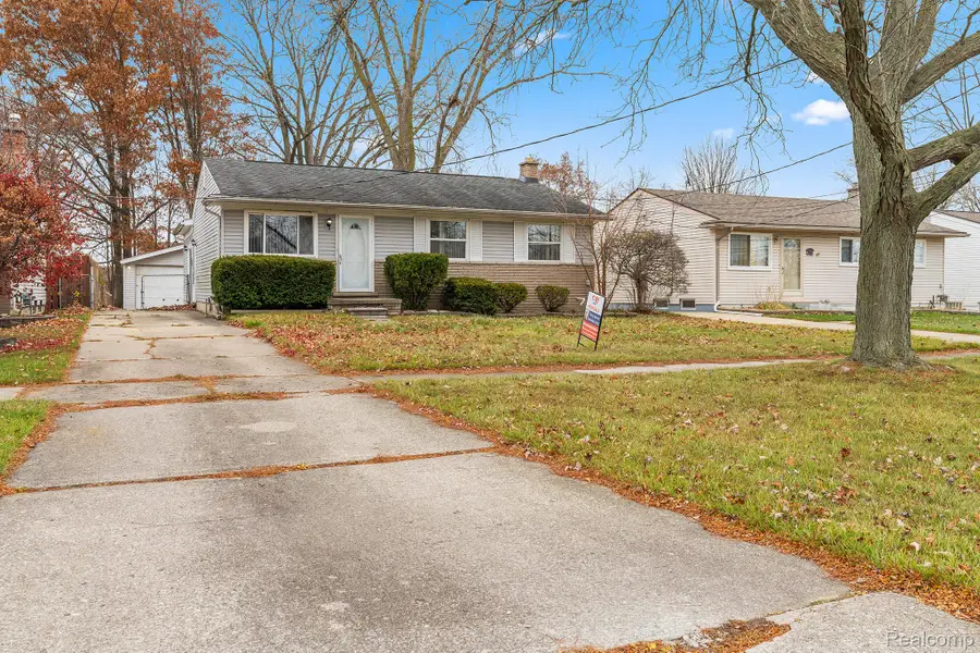 37258 Carpathia Boulevard, Sterling Heights, MI 48310 - Image #2