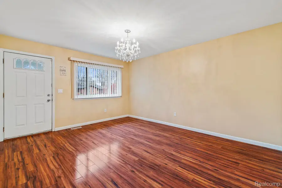 37258 Carpathia Boulevard, Sterling Heights, MI 48310 - Image #3