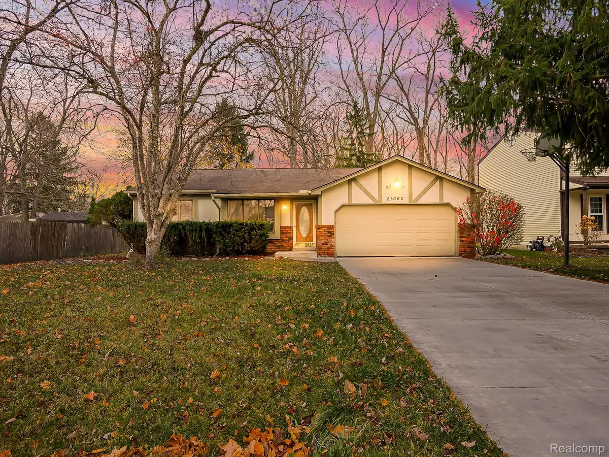 21662 Flanders Street, Farmington Hills, MI 48335 - #1