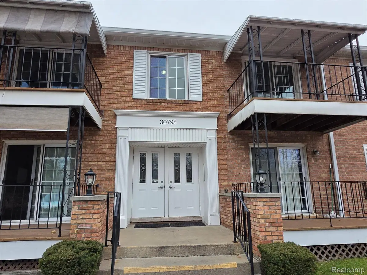 30795 Shiawassee Road #A-7, Farmington, MI 48336 - Image #1