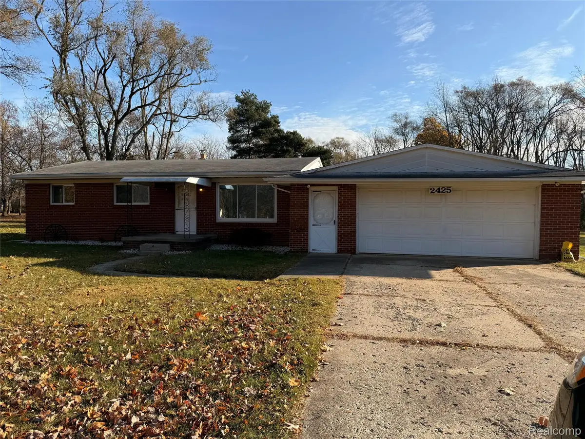 2425 Nerredia Street W, Flint, MI 48532 - Image #1