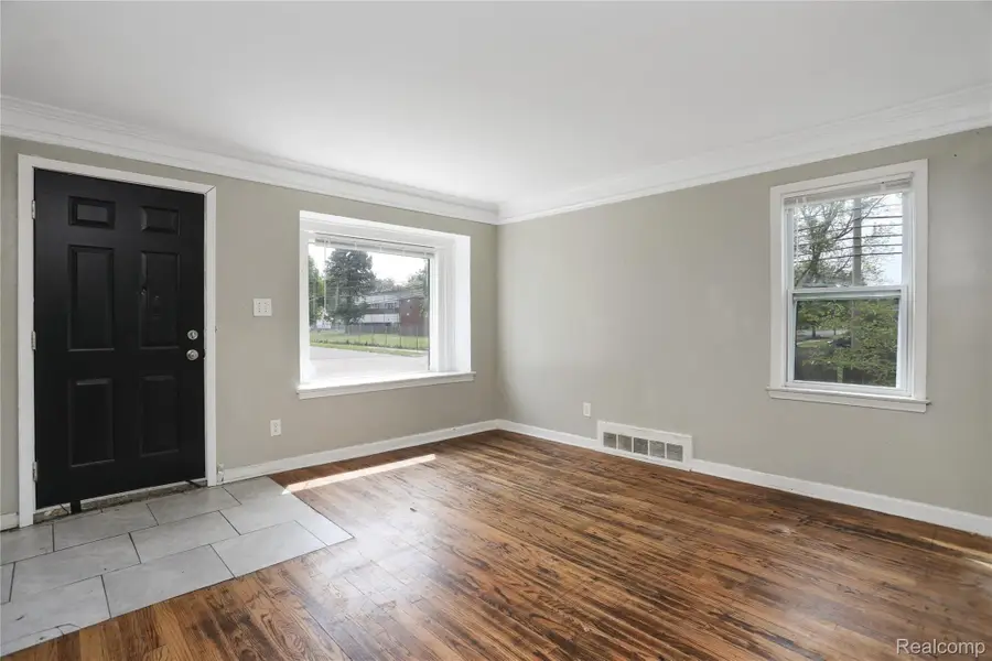 19401 Annchester Road, Detroit, MI 48219 - Image #2