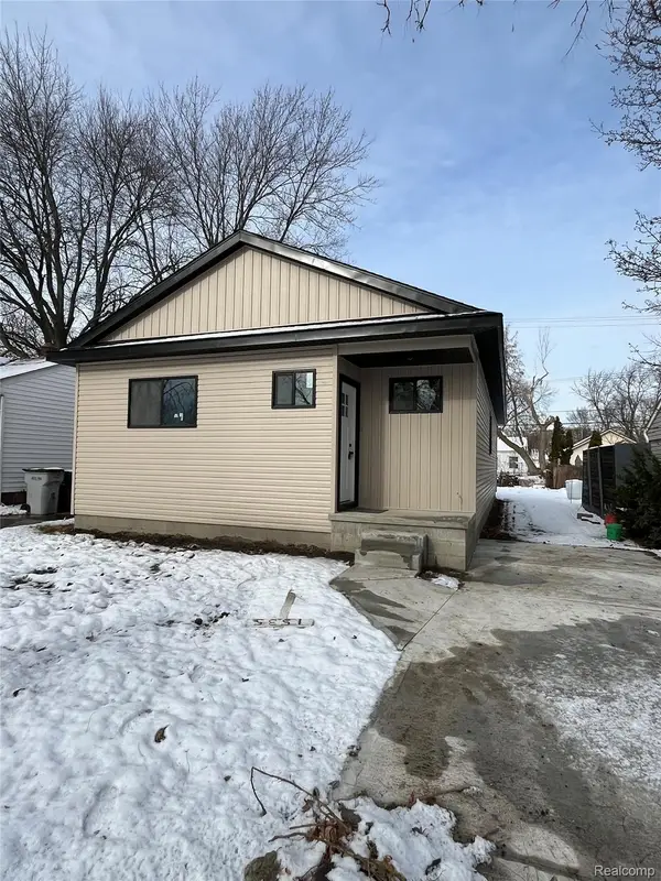 1535 E Meyers Avenue, HazelPark, MI 48030