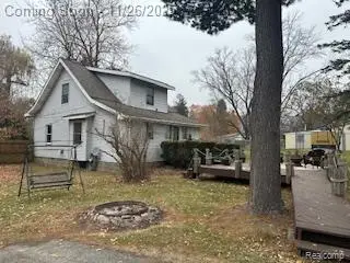 20 Crescent Lake Road E, Waterford, MI 48327 - Image #2