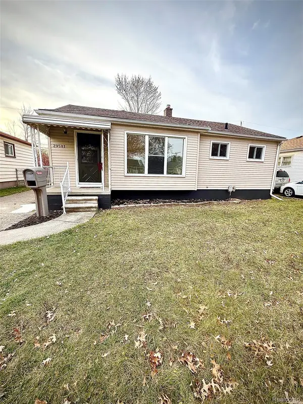 29581 Rosemont Street, Roseville, MI 48066