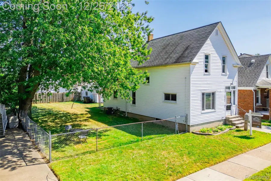 1821 4th Street, Wyandotte, MI 48192 - Image #2