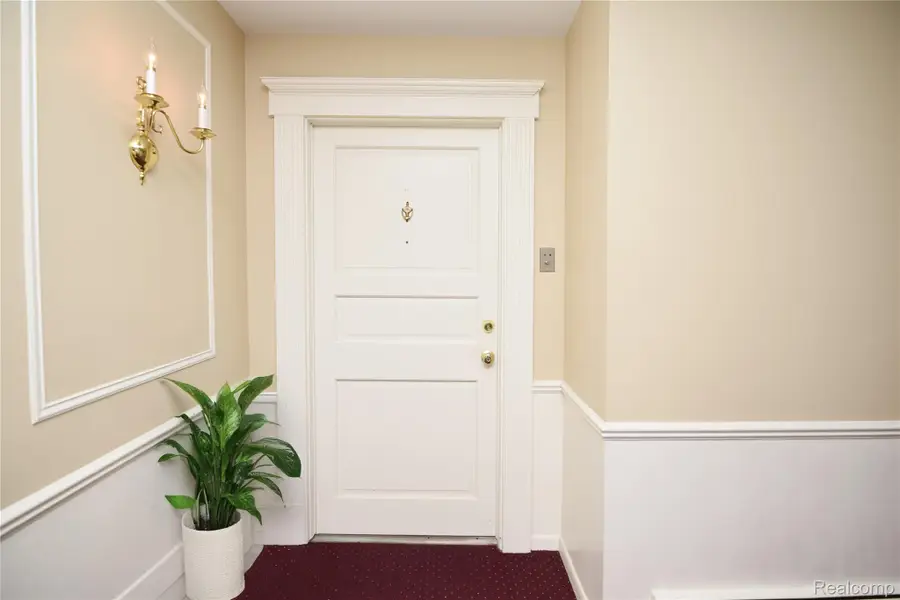 40740 Woodward Avenue #38, Bloomfield Hills, MI 48304 - Image #2