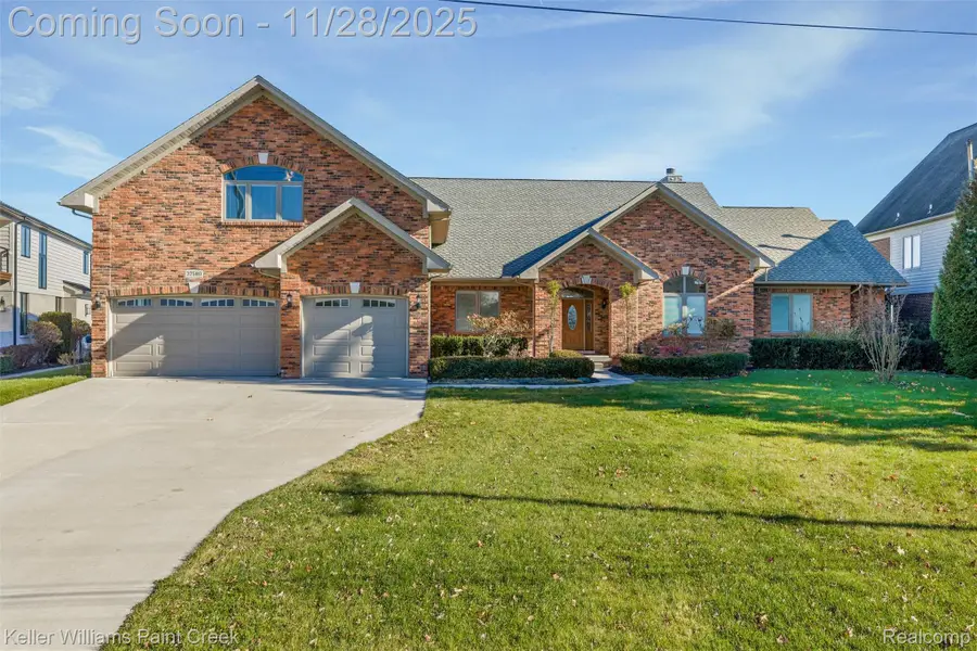 37580 Lakeshore Drive, Harrison Township, MI 48045 - Image #3